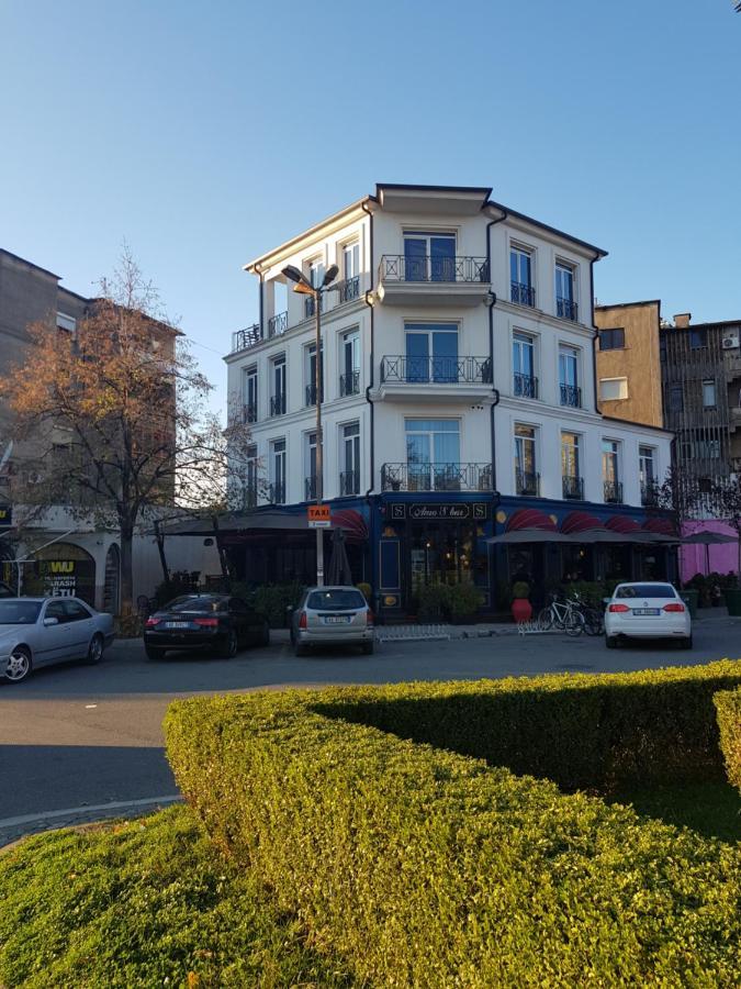 Amo'S Hotel Shkoder Exterior photo