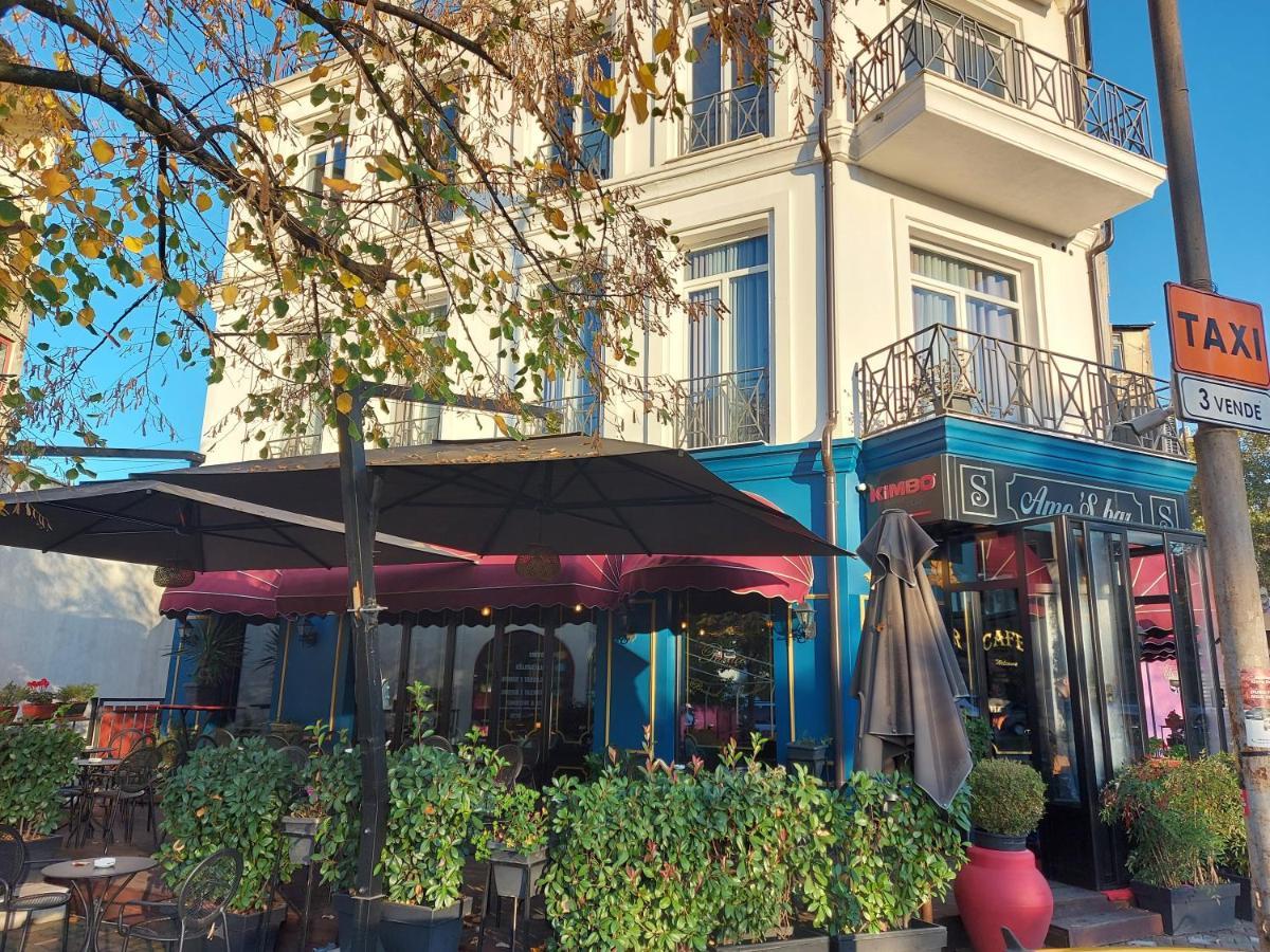 Amo'S Hotel Shkoder Exterior photo