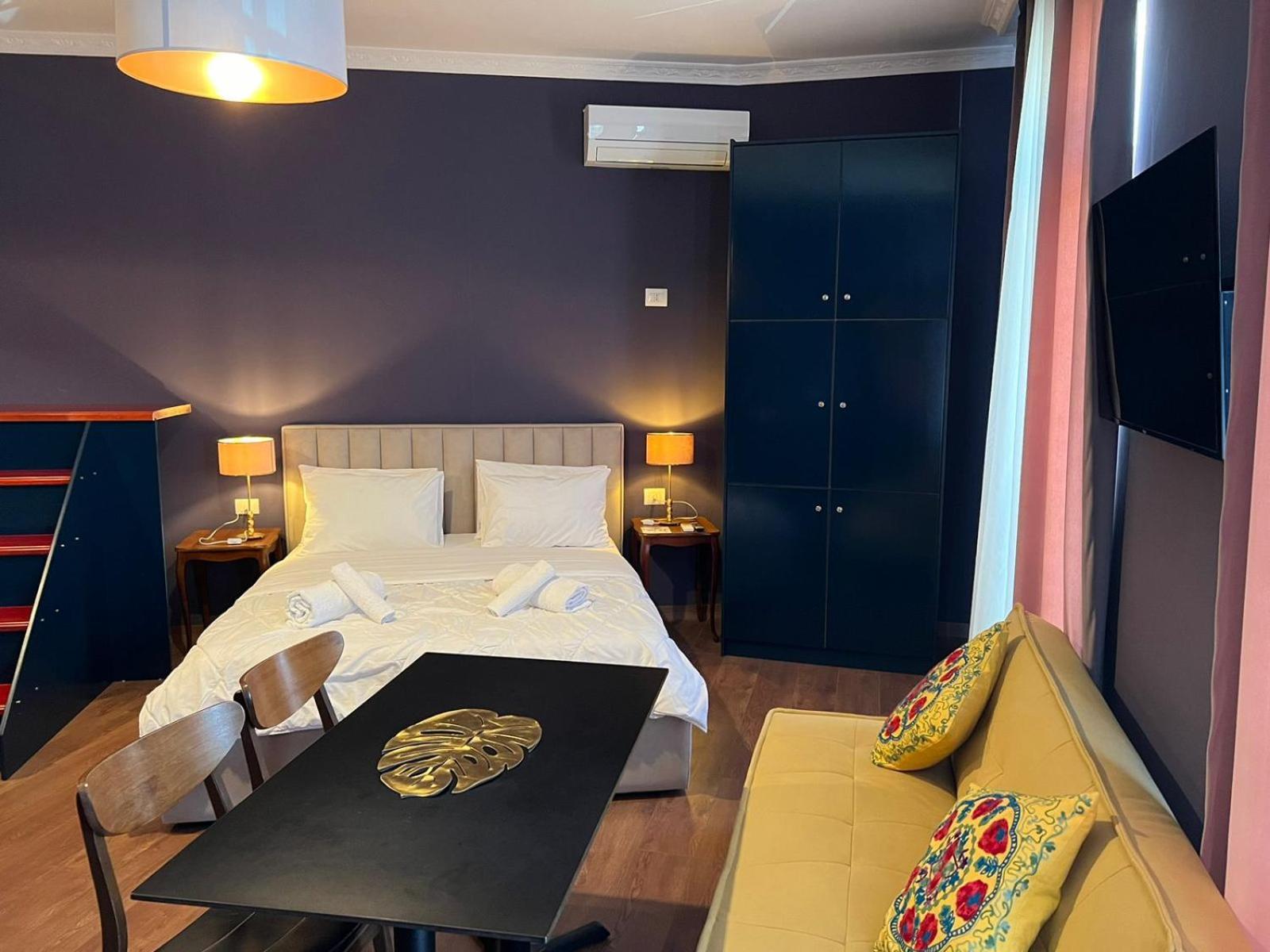 Amo'S Hotel Shkoder Exterior photo
